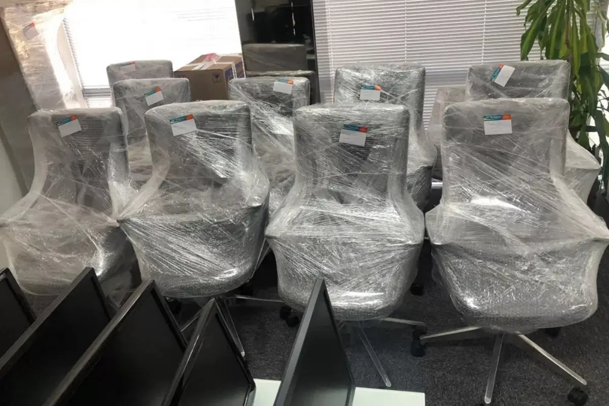Cadeiras de escritório embaladas